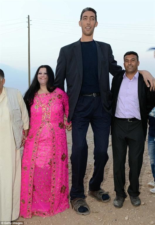 Найвища людина у світі знайшов сімейне щастя