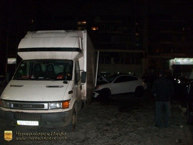 У Криму п'яний водій, наїхавши на зупинку, вбив пішохода: відкрито провадження