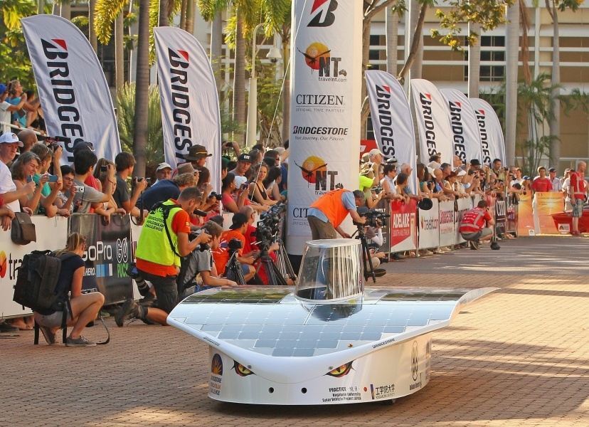 В Австралии стартовали гонки на солнцемобилях