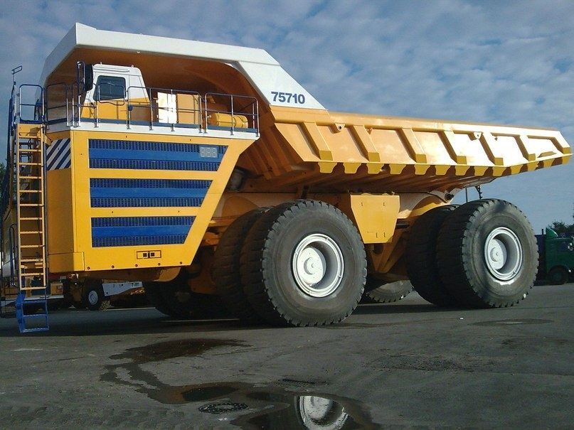 В Белоруссии презентовали рекордно большой грузовик