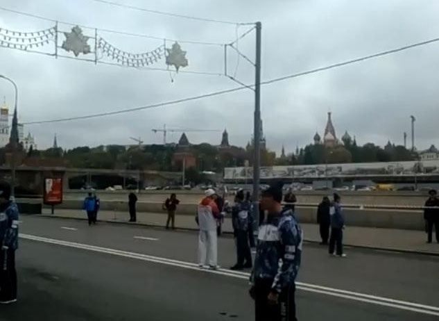 Головний олімпійський символ погас в Москві вдруге