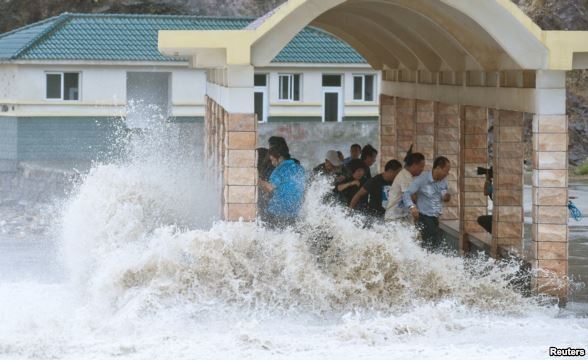 От тайфуна в Китае пострадали уже более 4,5 млн человек