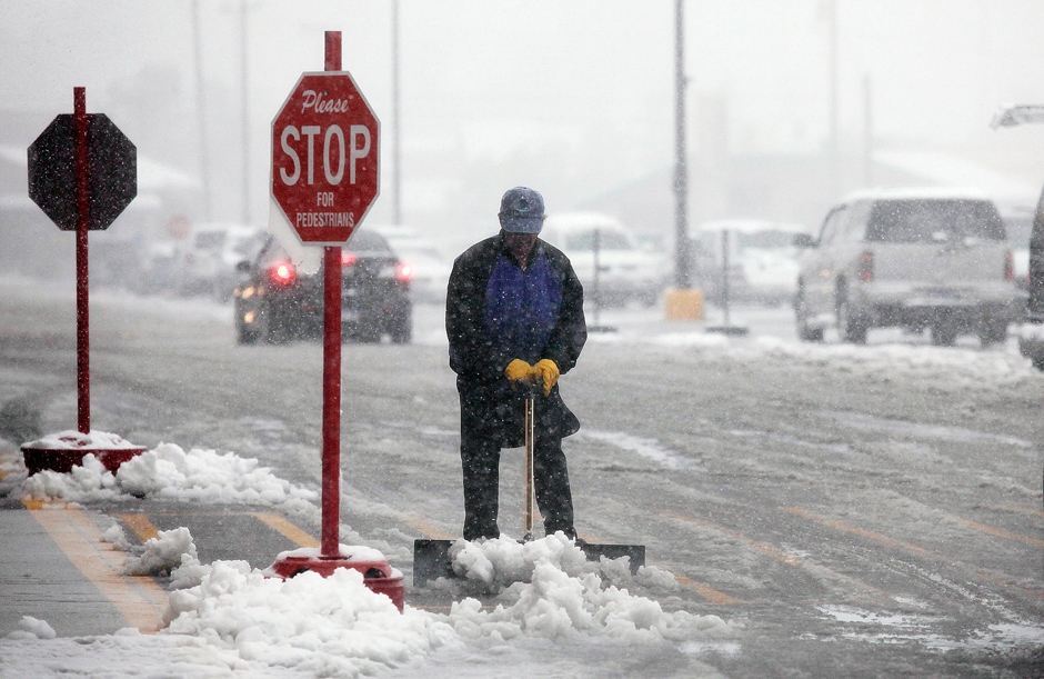 Ранние снегопады в США привели к человеческим жертвам
