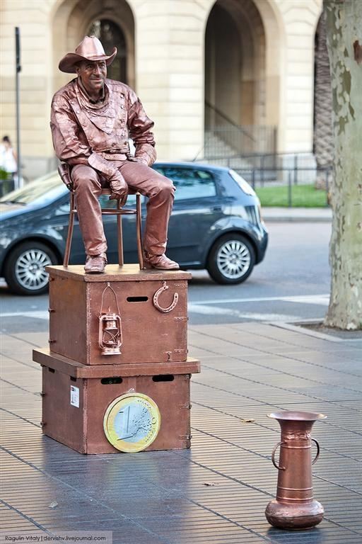 Живые статуи в Барселоне