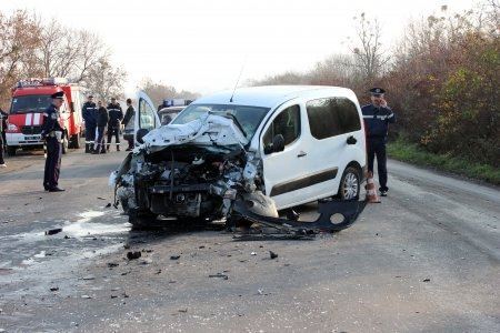 На Львовщине столкнулись автобус и легковушка: семь пострадавших