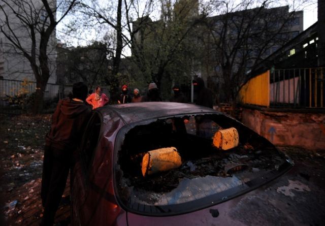 У Варшаві ультраправі активісти намагалися штурмом взяти один з будинків