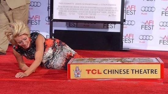 Эмма Томпсон упала в цемент