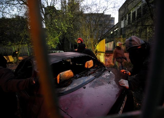 У Варшаві ультраправі активісти намагалися штурмом взяти один з будинків