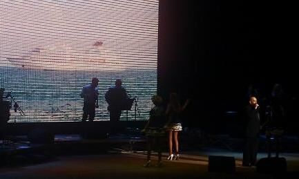 Шуфутинский в Киеве учил зрителей считать до семи