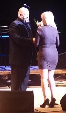 Шуфутинский в Киеве учил зрителей считать до семи