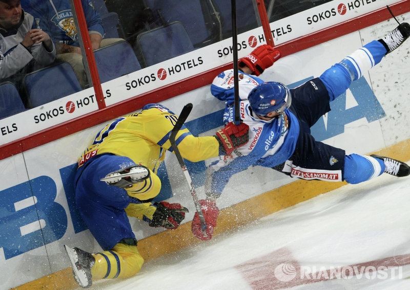 Летающий фигурист и плавающая лошадь - лучшие кадры недели