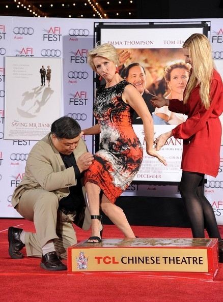 Эмма Томпсон упала в цемент