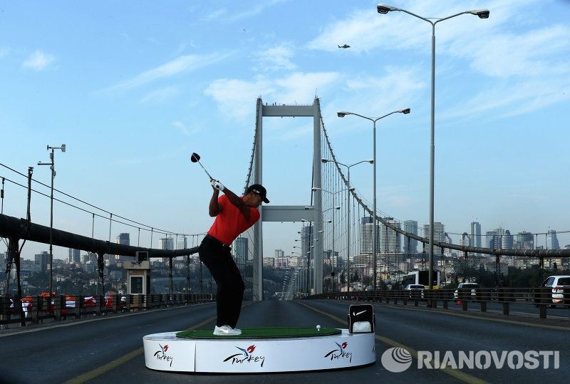 Летающий фигурист и плавающая лошадь - лучшие кадры недели