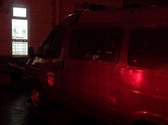 Яценюка пропустили в управление ГПУ, к зданию прибывает "Беркут"