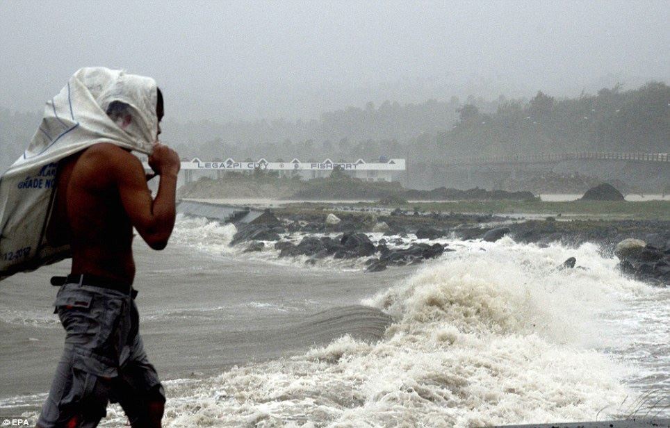 По Филиппинам прошелся тайфун "Хайян"