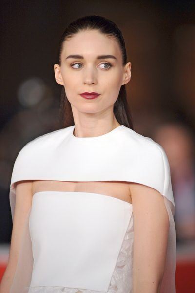 Понятная Скарлетт Йоханссон и странная Руни Мара на красной дорожке 