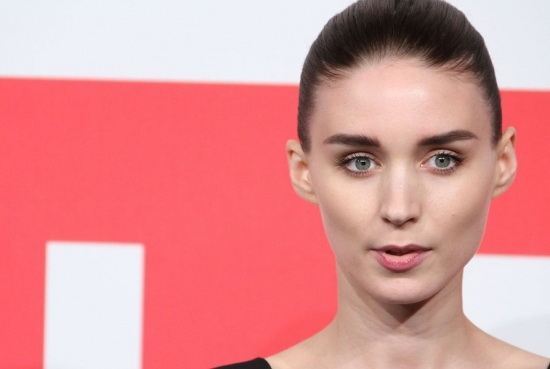 Понятная Скарлетт Йоханссон и странная Руни Мара на красной дорожке 