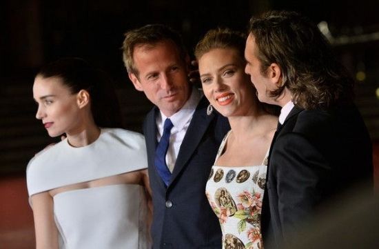 Понятная Скарлетт Йоханссон и странная Руни Мара на красной дорожке 