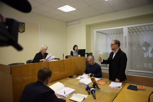 Сторонники Власенко дезинформировали суд, что нет свидетелей избиения Окунской
