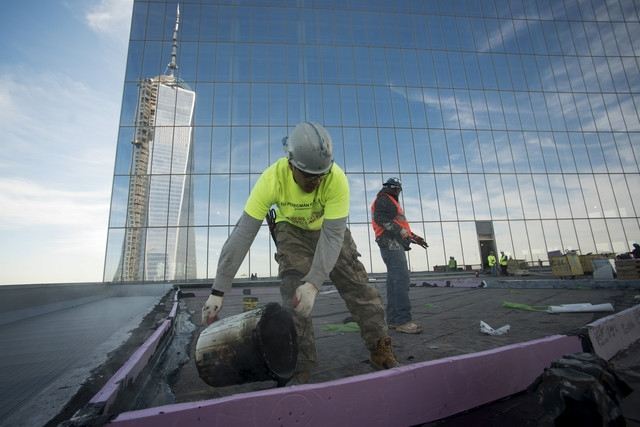 В Нью-Йорке откроют небоскреб восстановленного Всемирного Торгового Центра