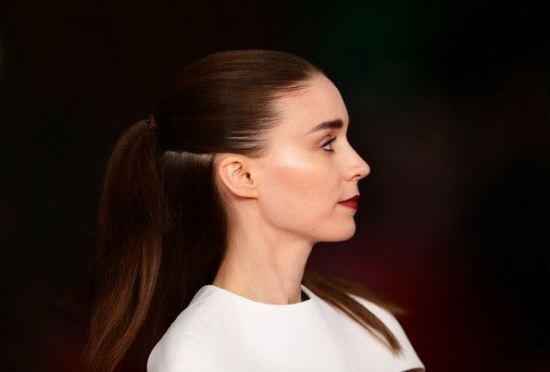 Понятная Скарлетт Йоханссон и странная Руни Мара на красной дорожке 