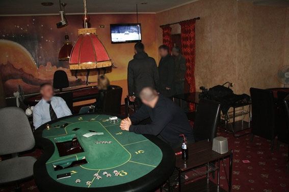 В центре Чернигова нашли и закрыли казино