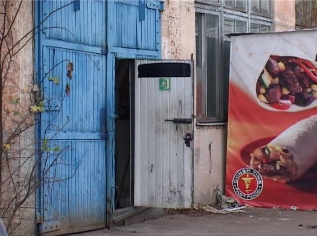 В Киеве лаваш для шаурмы пекли прямо на складе металлолома
