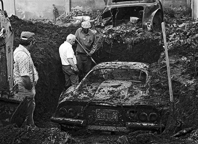 Детектив о том, как американцы Ferrari в землю закопали