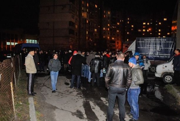 Строительный конфликт в Киеве: милиция применила слезоточивый газ