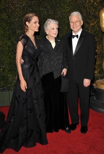 Анджелина Джоли получила почетный "Оскар"