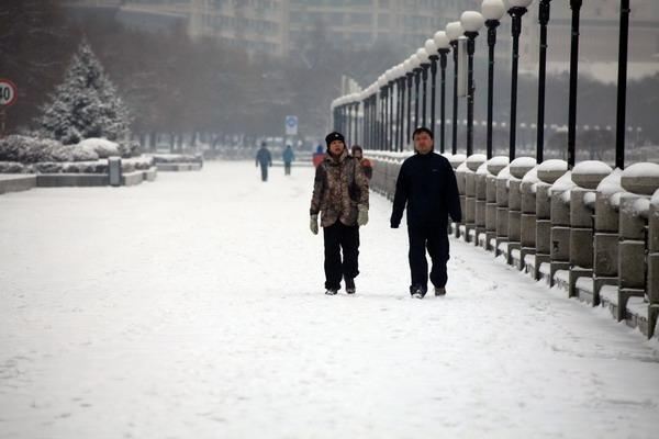 Снігопад у Китаї: транспорт паралізований, не працюють школи