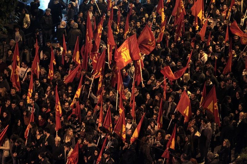 В Афинах антифашистские митинги прошли под лозунгами "МВФ, ЕС - вон!"