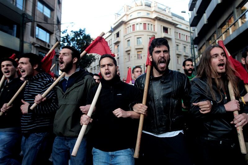 В Афинах антифашистские митинги прошли под лозунгами "МВФ, ЕС - вон!"
