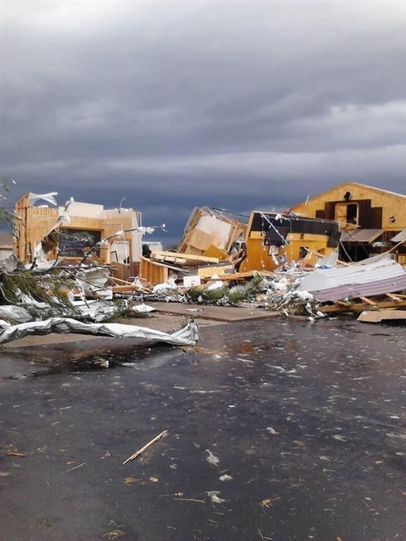 Торнадо обрушилось на штат Иллинойс: есть жертвы