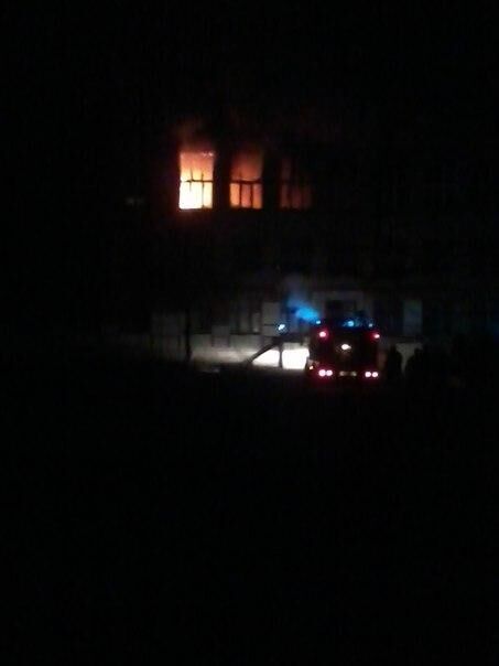 Пожар в Енакиево: эвакуированы ученики школы-интерната