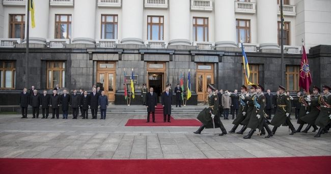 Президенти України та Азербайджану обмінялися орденами