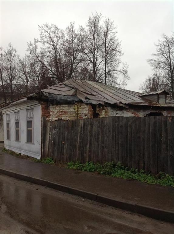В очікуванні Путіна Суздаль загорнули в намальовані фасади