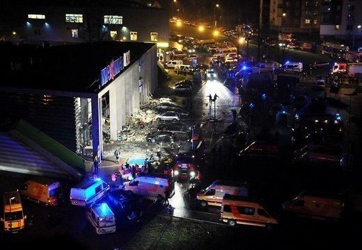 При обваленні даху ТЦ в Ризі загинули 26 людей