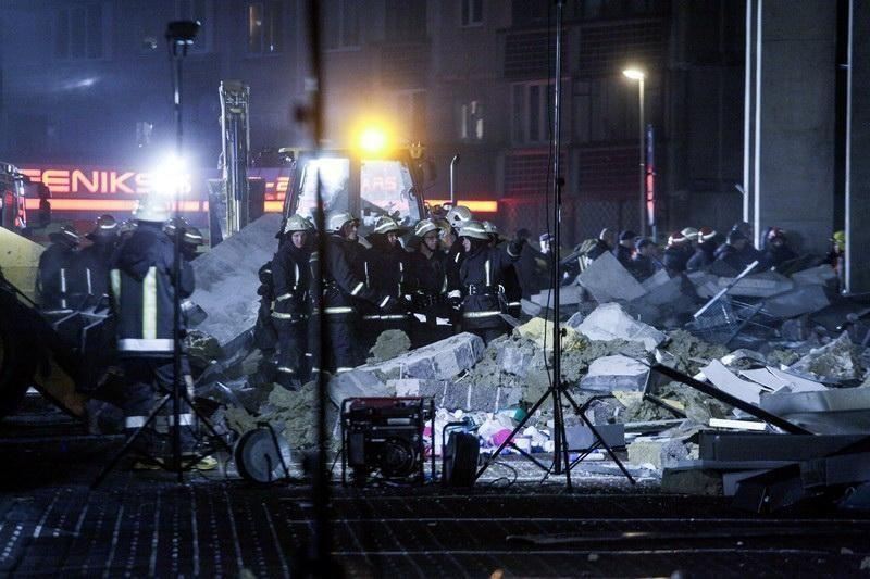 Обрушение крыши ТЦ в Риге: погибших уже 38