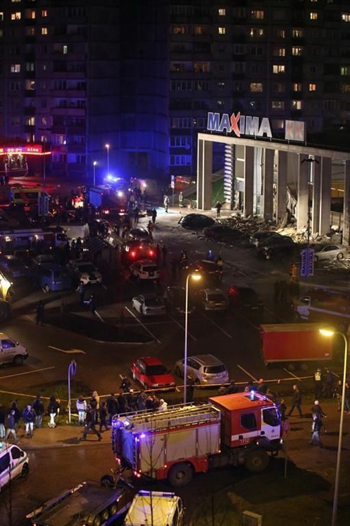Обвалення торгового центру в Ризі: загиблих уже 32