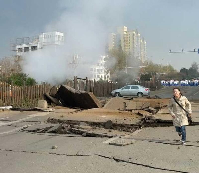 В Китае взорвался нефтепровод: 35 жертв, более сотни раненых