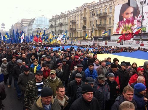 В Киеве стартовало шествие "За европейскую Украину!"