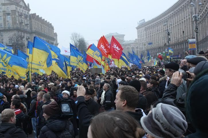 На Майдані зібрався багатотисячний мітинг на захист Євроінтеграції