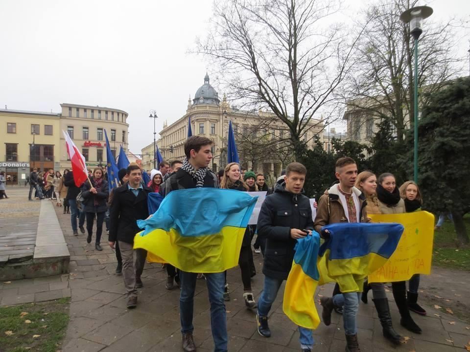  Евромайданы в мире. Фоторепортаж