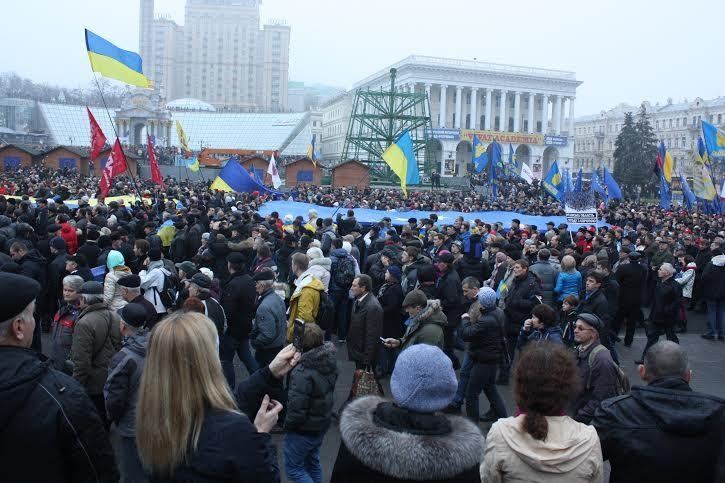 На Майдані зібрався багатотисячний мітинг на захист Євроінтеграції