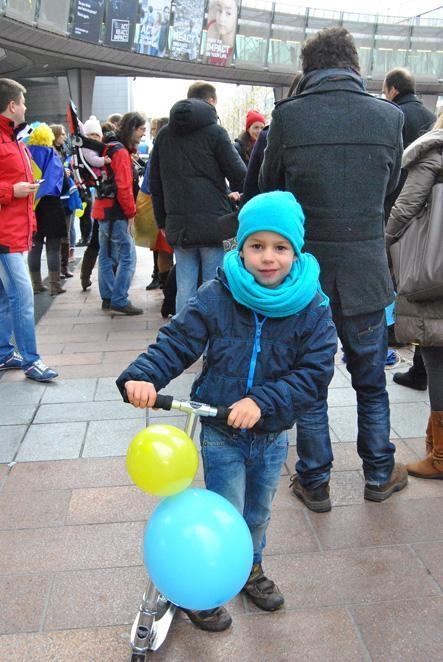 Українці в Брюсселі вийшли на свій Евромайдан