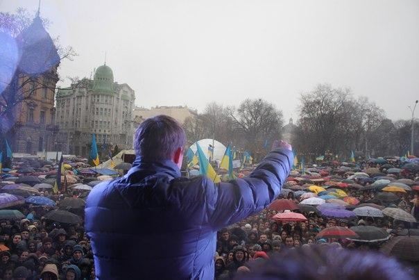 Львовский Евромайдан требует отставки губернатора Львовщины