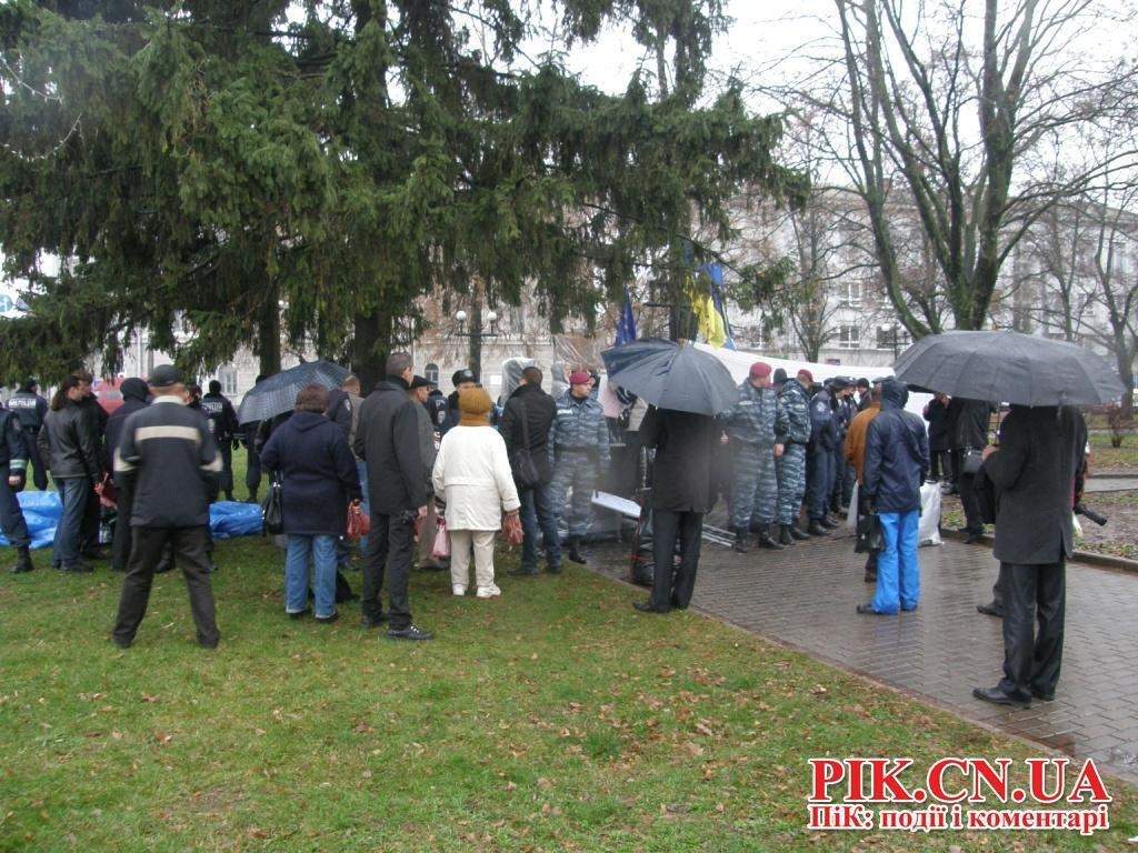 У Чернігові мітингувальник влаштував самоспалення через знесення Евромайдана