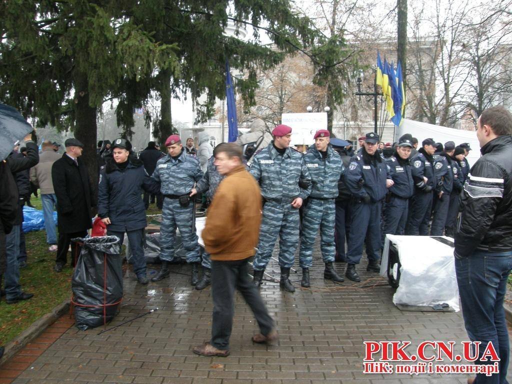 У Чернігові мітингувальник влаштував самоспалення через знесення Евромайдана