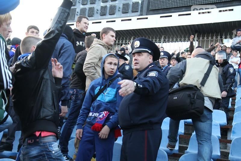 Милиция ищет болельщиков "Таврии", устроивших погром на матче
